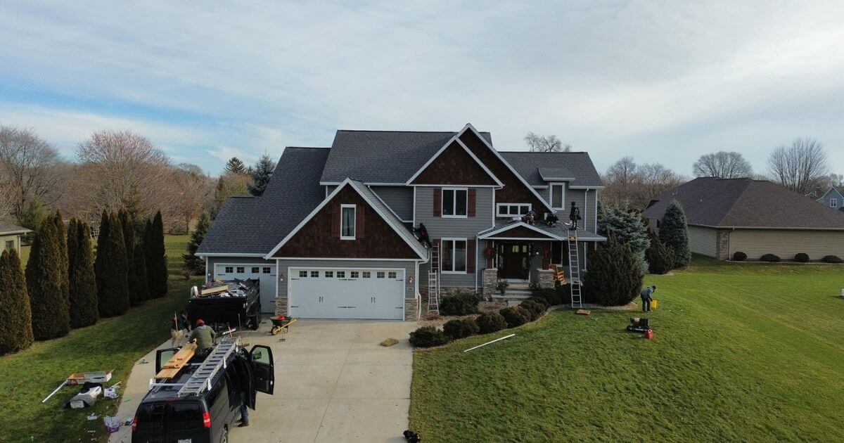 Roof installation by Rosenow Customs